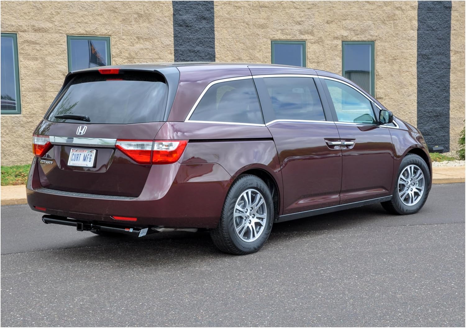 CURT 13068 Class 3 Trailer Hitch, 2-Inch Receiver, Fits Select Honda Odyssey